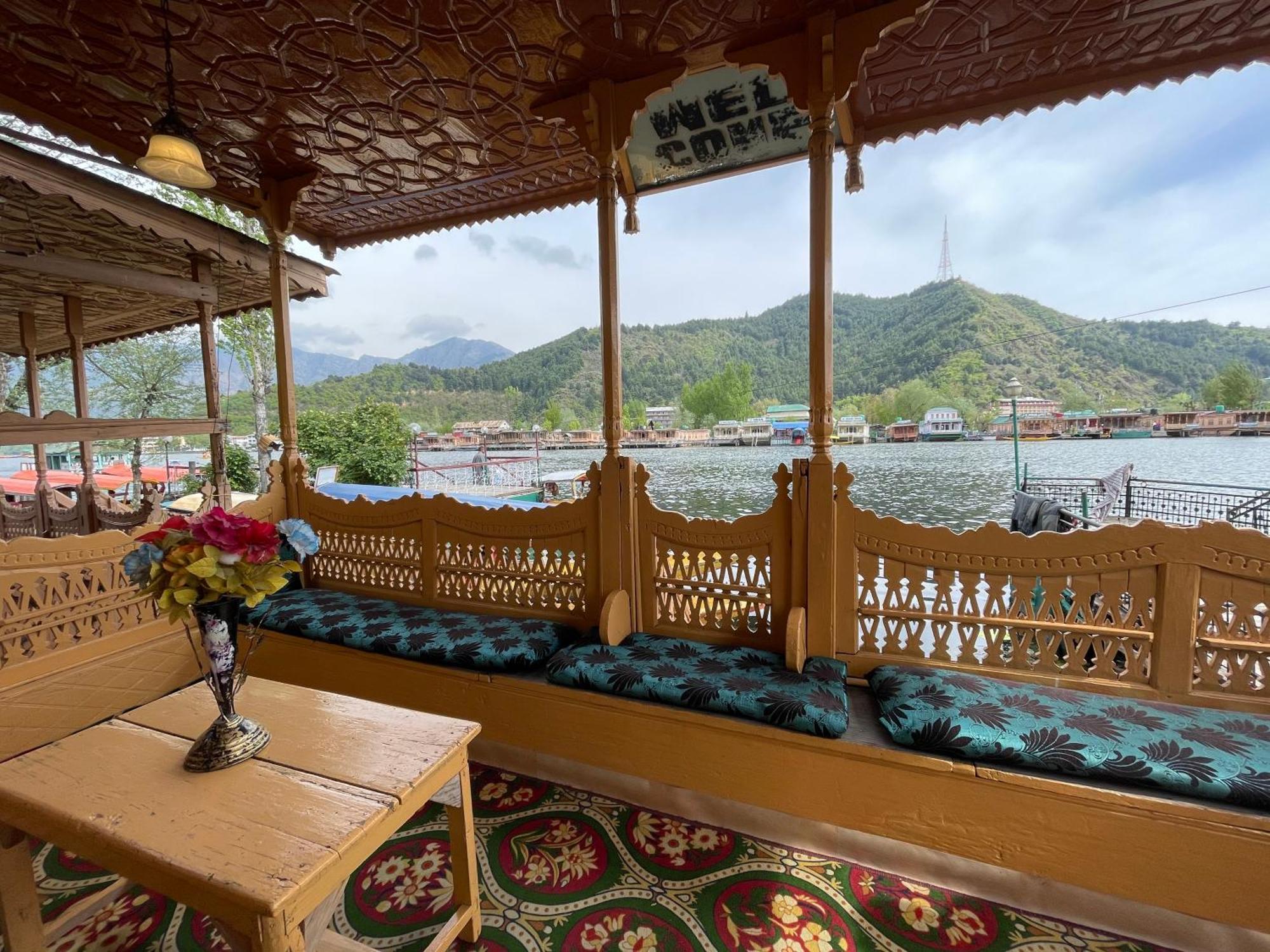 New Sea Palace Houseboats Srīnagar Exteriér fotografie