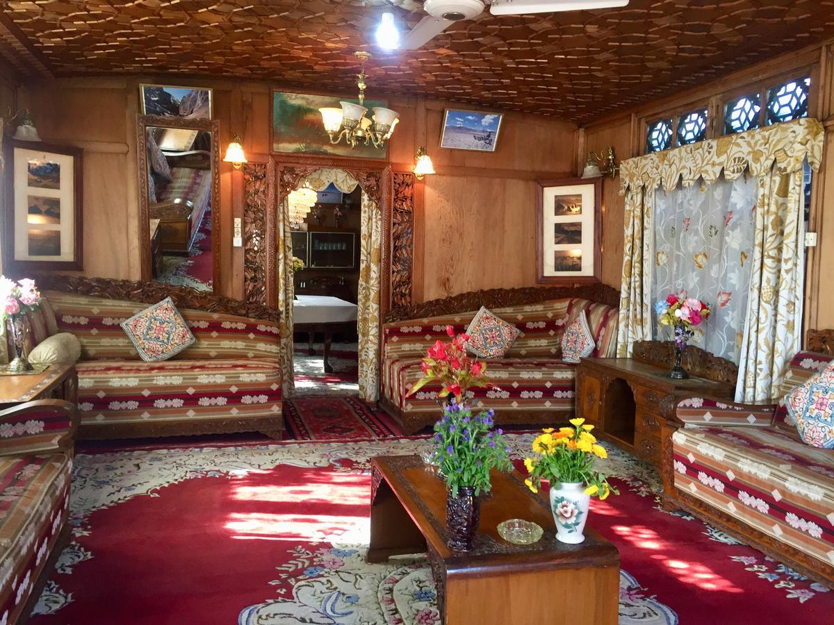 New Sea Palace Houseboats Srīnagar Exteriér fotografie