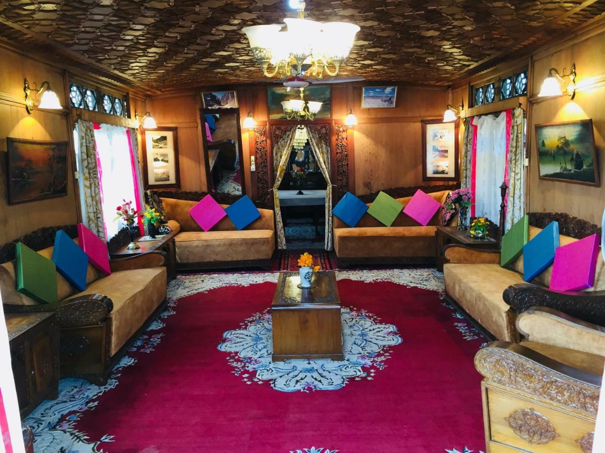 New Sea Palace Houseboats Srīnagar Exteriér fotografie